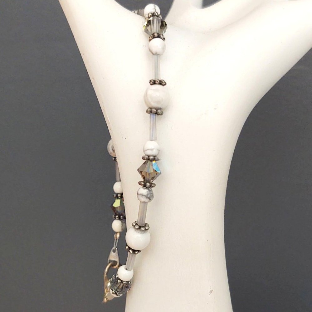 White & gray marbled beads and crystal bracelet